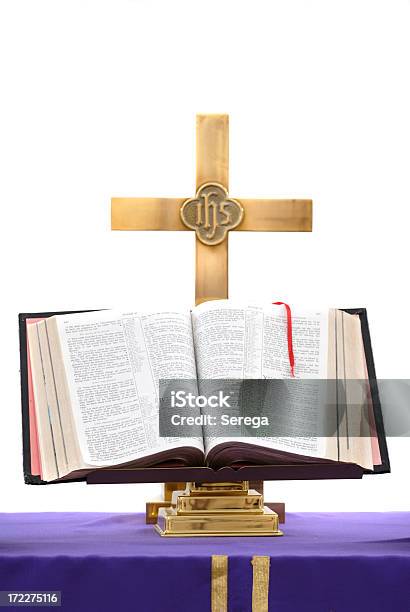 O Livro - Fotografias de stock e mais imagens de Aberto - Aberto, Bíblia, Conceito