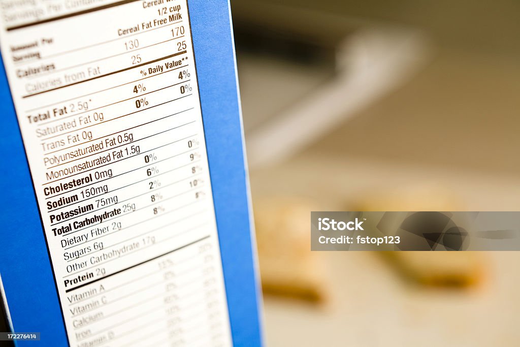 Información nutricional en Extremo de caja de cereales - Foto de stock de Azúcar libre de derechos