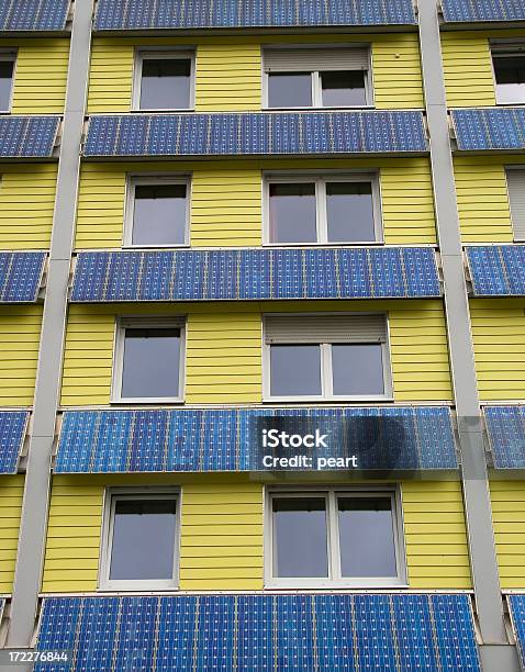 Solarkollektoren 2 Stockfoto und mehr Bilder von Architektonisches Detail - Architektonisches Detail, Architektur, Außenaufnahme von Gebäuden