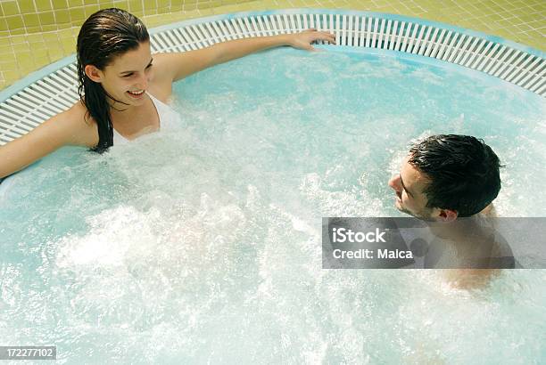 Spa - Fotografias de stock e mais imagens de Adulto - Adulto, Amizade, Atividade Recreativa