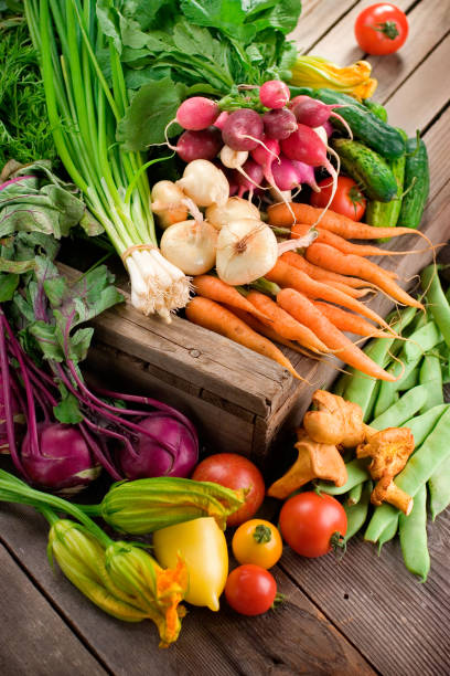 farmer's market-bio-gemüse - vegetable healthy eating heirloom tomato edible mushroom stock-fotos und bilder