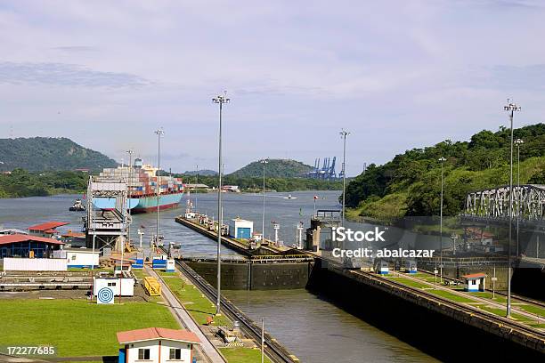 Canal Do Panamá - Fotografias de stock e mais imagens de Lago - Lago, Transporte - Assunto, Veículo Aquático