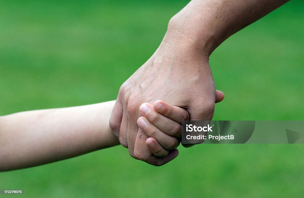 Eltern und Kind Hände halten - Lizenzfrei Berühren Stock-Foto