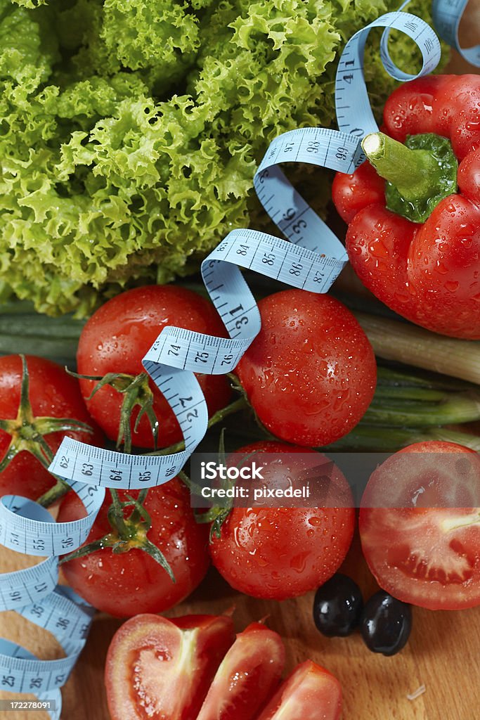 Concetto di dieta con insalata - Foto stock royalty-free di Alimentazione sana