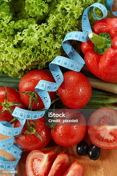 Concetto Di Dieta Con Insalata - Fotografie stock e altre immagini di Alimentazione sana - Alimentazione sana, Cibi e bevande, Cibo