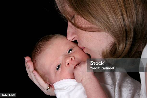 Mommy E Filha 1 - Fotografias de stock e mais imagens de 0-1 Mês - 0-1 Mês, Amor, Antigo