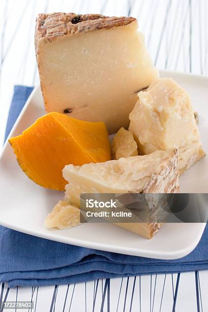 Alter Käse Stockfoto und mehr Bilder von Alt - Alt, Block - Form, Cheddar - Käse