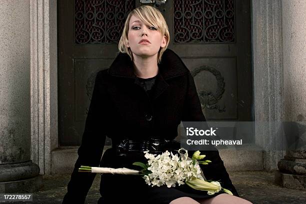 Foto de Funeral Retratos e mais fotos de stock de Adolescente - Adolescente, Adulto, Arranjo de Flores