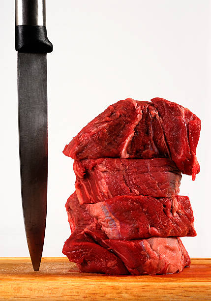филе миньон стейки - meat raw beef love стоковые фото и изображения