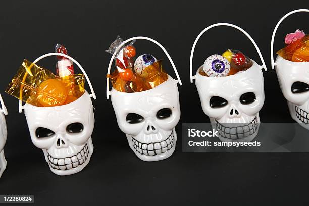 Halloween Party - zdjęcia stockowe i więcej obrazów Cukierek - Cukierek, Cukierek albo psikus, Czarne tło