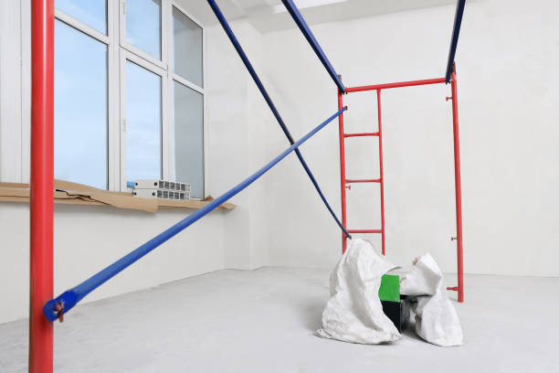 istock Empty building with ladder and beige walls during renovation 1722819703