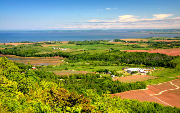 visual de 2 - horizontal nova scotia bay of fundy bay imagens e fotografias de stock