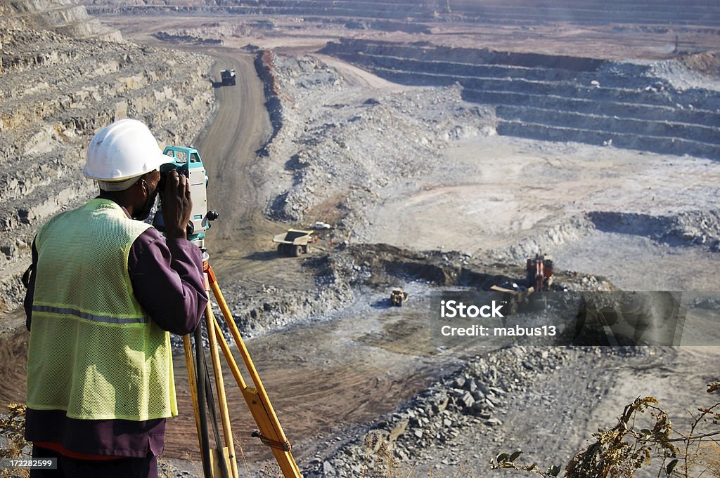 Analizar el Pit 2 - Foto de stock de Minería libre de derechos