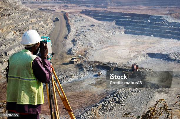 Que Fiscaliza O Poço 2 - Fotografias de stock e mais imagens de Exploração Mineira - Exploração Mineira, África, Zâmbia
