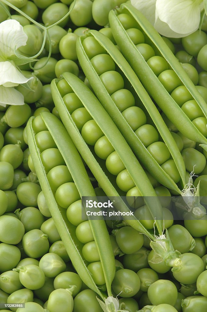 Capsule di piselli - Foto stock royalty-free di Alimentazione sana