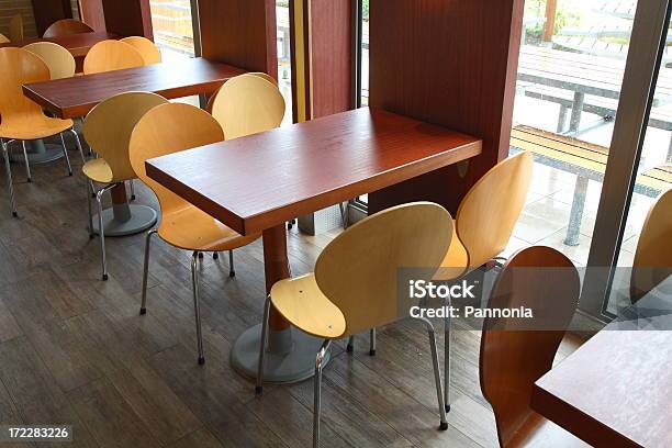 Restaurante De Comida Rápida Foto de stock y más banco de imágenes de Arquitectura - Arquitectura, Café - Edificio de hostelería, Color - Tipo de imagen