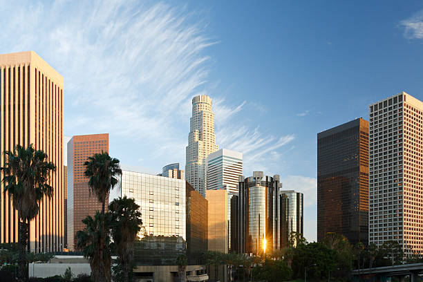 edificios de los ángeles - 4th street bridge fotografías e imágenes de stock