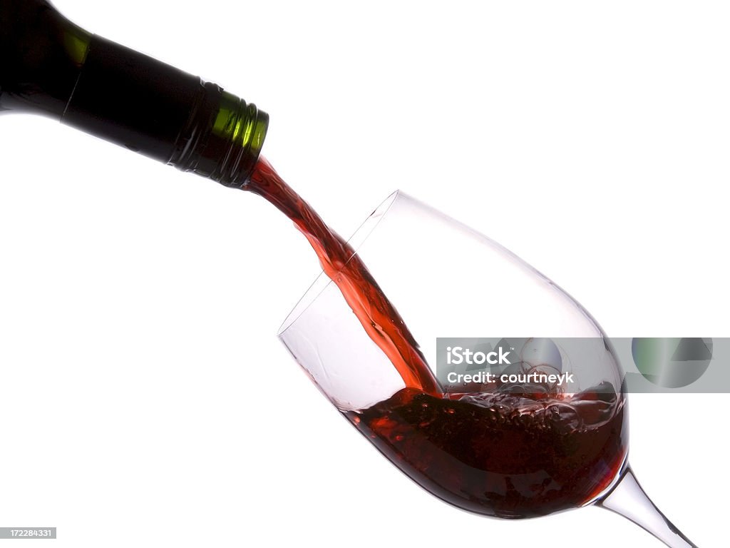 Versare il vino rosso sequenza quarta immagine - Foto stock royalty-free di Scontornabile