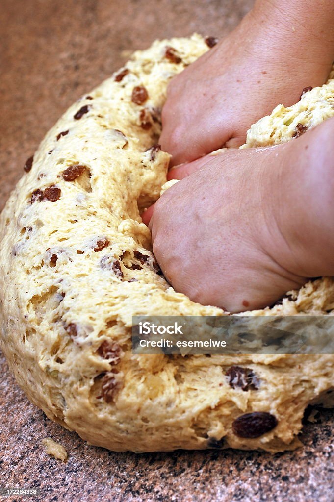 Preparazione Impasto per il pane - Foto stock royalty-free di Stollen