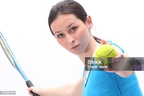 Chica Con Una Raqueta De Tenis Foto de stock y más banco de imágenes de Actividades recreativas - Actividades recreativas, Adulto, Atleta - Papel social