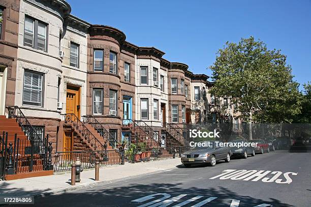 Brooklyn Brownstones - zdjęcia stockowe i więcej obrazów Brooklyn - Nowy Jork - Brooklyn - Nowy Jork, Dom szeregowy, Brunatny piaskowiec