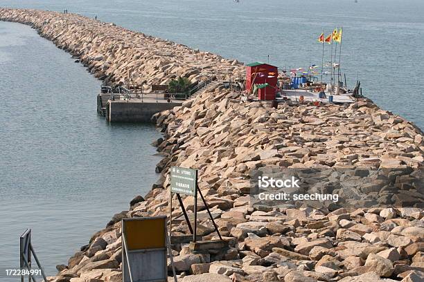 Foto de Dobre Rocky Caminho Para O Mar e mais fotos de stock de Alpondra - Alpondra, Bandeira, Comunidade
