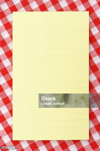 Gelbe Notizbuch Auf Picknicktisch Stockfoto und mehr Bilder von Bildhintergrund - Bildhintergrund, Brief - Dokument, Dokument