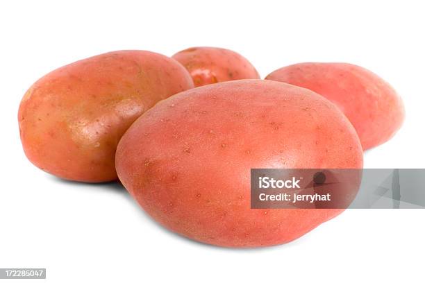 Foto de Quatro Desiree Batatas Vermelhas e mais fotos de stock de Batata vermelha - Batata vermelha, Alimentação Saudável, Batata - Tubérculo