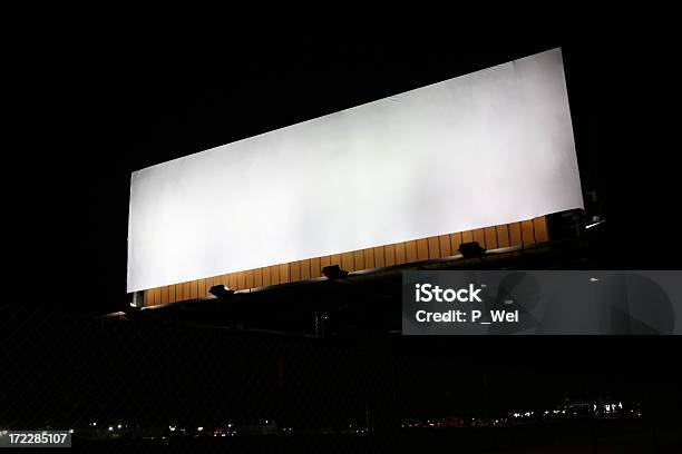 Foto de Blank Billboard Xxg e mais fotos de stock de Outdoor - Outdoor, Noite, Mídia fora de casa