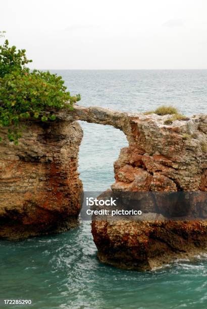 Natural Bridge Stockfoto und mehr Bilder von Leuchtturm von Cabo Rojo - Leuchtturm von Cabo Rojo, Puerto Rico, Brücke