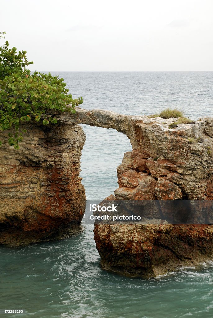 natural bridge - Foto de stock de Faro de Cabo Rojo libre de derechos