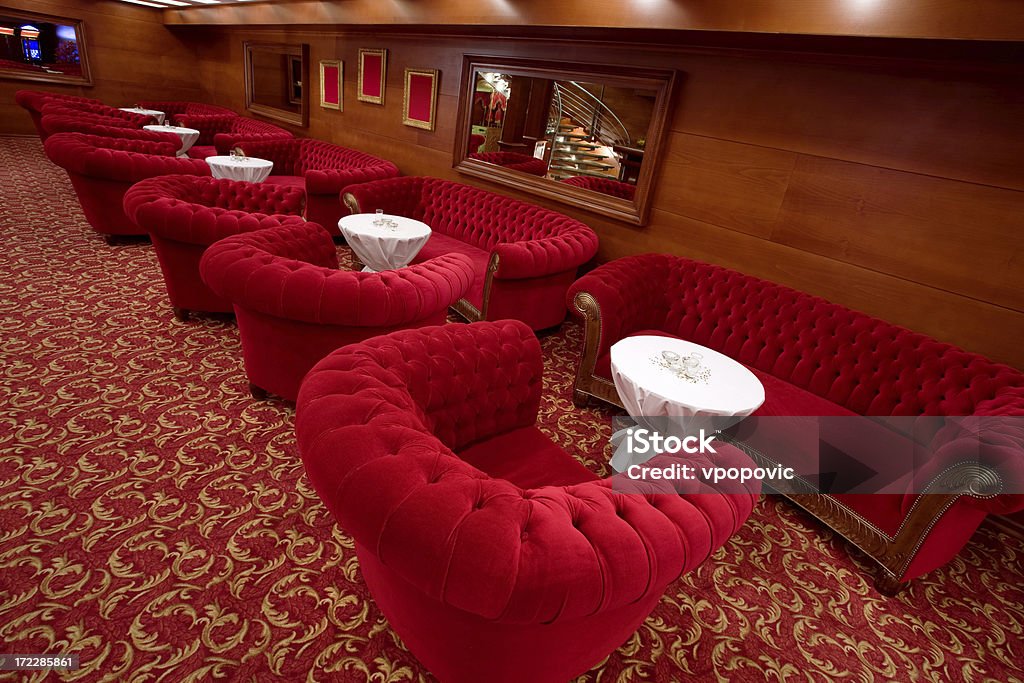 Elegante bar interno - Foto stock royalty-free di Divano