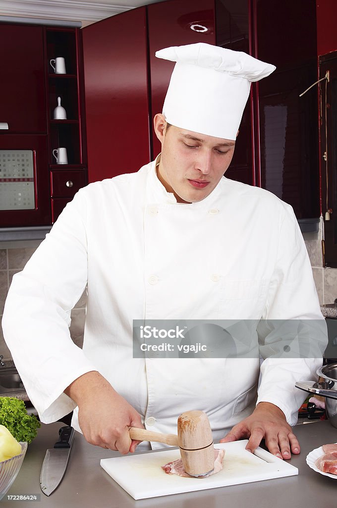 Chef prepara carnes - Foto de stock de Adulto royalty-free