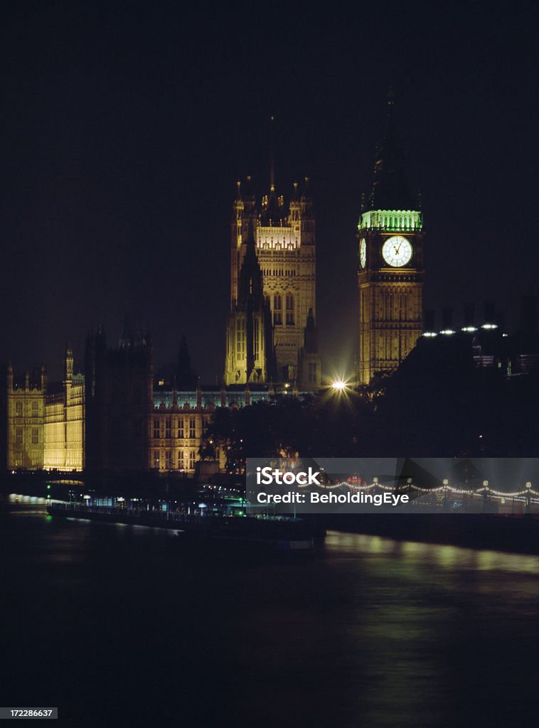 Parlament bei Nacht - Lizenzfrei Anlegestelle Stock-Foto