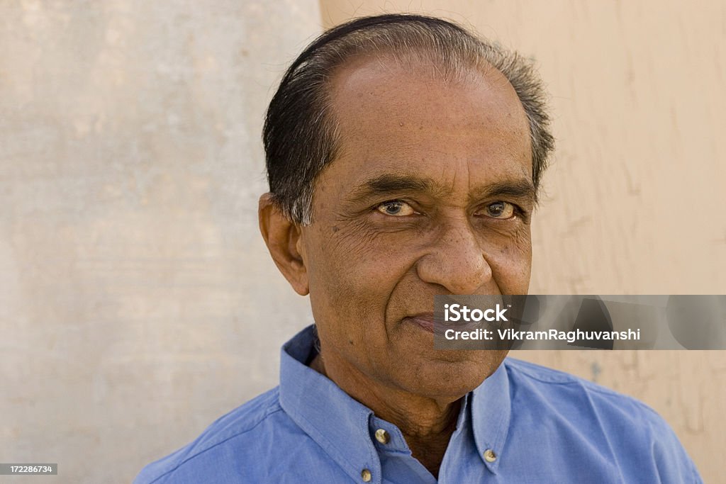 Un alegre India Senior hombre anciano ciudadano macho Horizontal - Foto de stock de Bangladesh libre de derechos