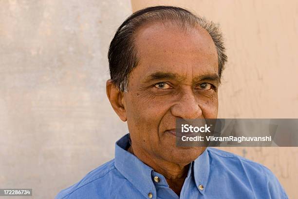 Un Alegre India Senior Hombre Anciano Ciudadano Macho Horizontal Foto de stock y más banco de imágenes de Bangladesh