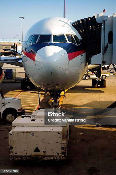 비행기 항공기 Ca984가 급유에 대한 스톡 사진 및 기타 이미지 - 급유, 0명, 가솔린