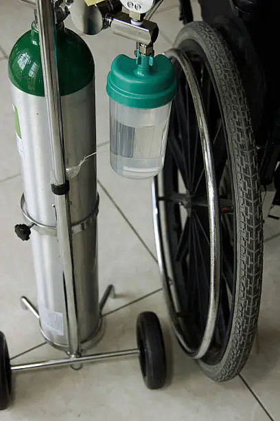 Photo of oxigen and wheelchair