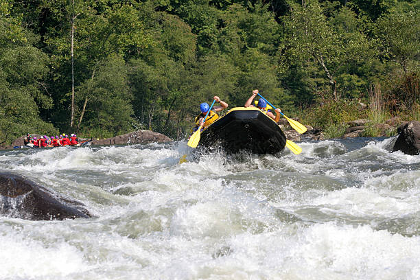 paleta de - rafting rapid white water atlanta whitewater boating fotografías e imágenes de stock