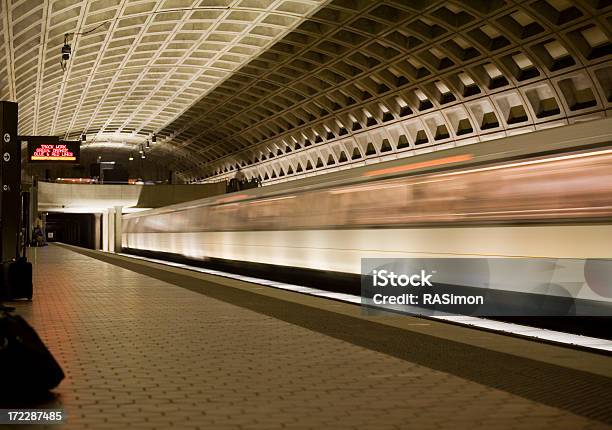 Verlassen Sie Die Station Stockfoto und mehr Bilder von U-Bahn - U-Bahn, Washington DC, Architektur