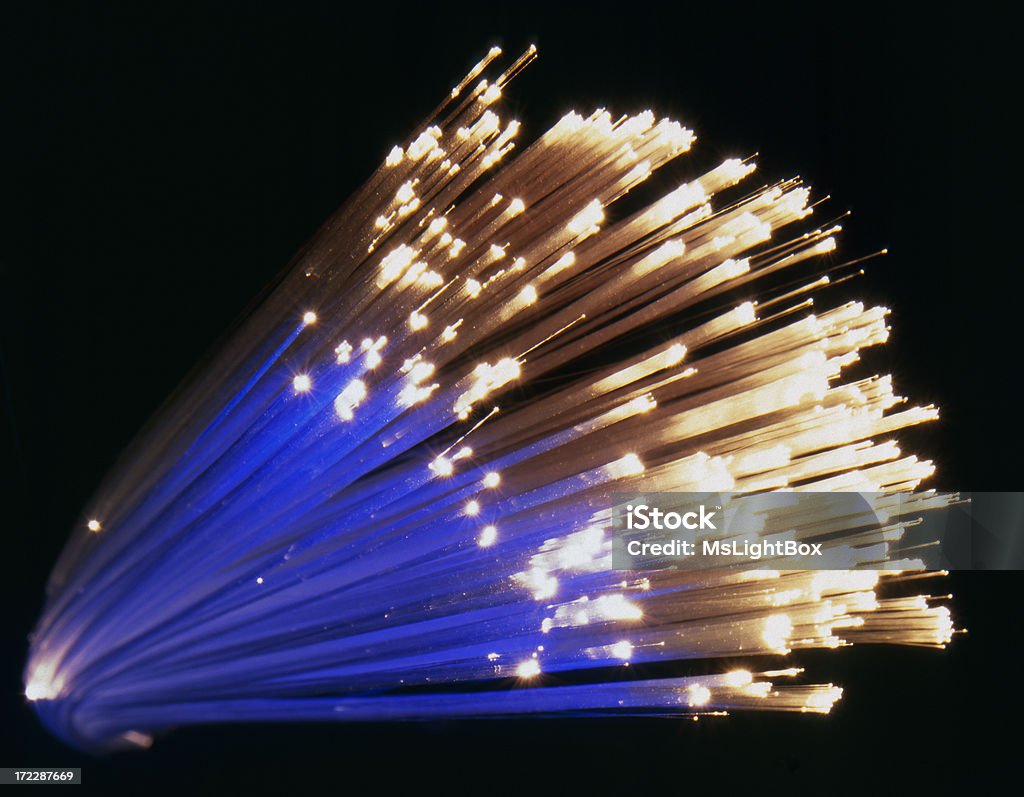 (Fiber optics) — optyka światłowodowa - Zbiór zdjęć royalty-free (Światłowód)