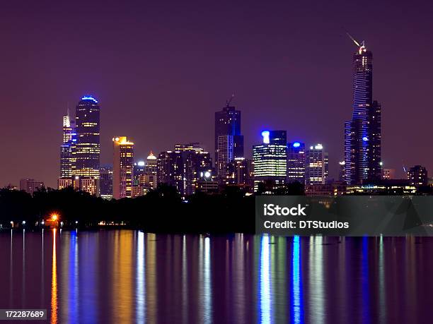 Melbourne Ao Pôr Do Sol - Fotografias de stock e mais imagens de Admirar a Vista - Admirar a Vista, Anoitecer, Arquitetura