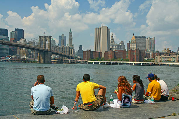 hora do almoço em nova iorque - connection usa brooklyn bridge business imagens e fotografias de stock