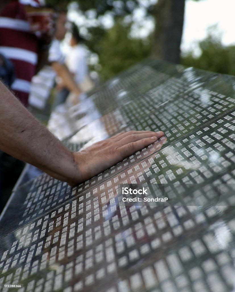 Hand on Memorial-Wand - Lizenzfrei Gedenkveranstaltung zum 11. September Stock-Foto
