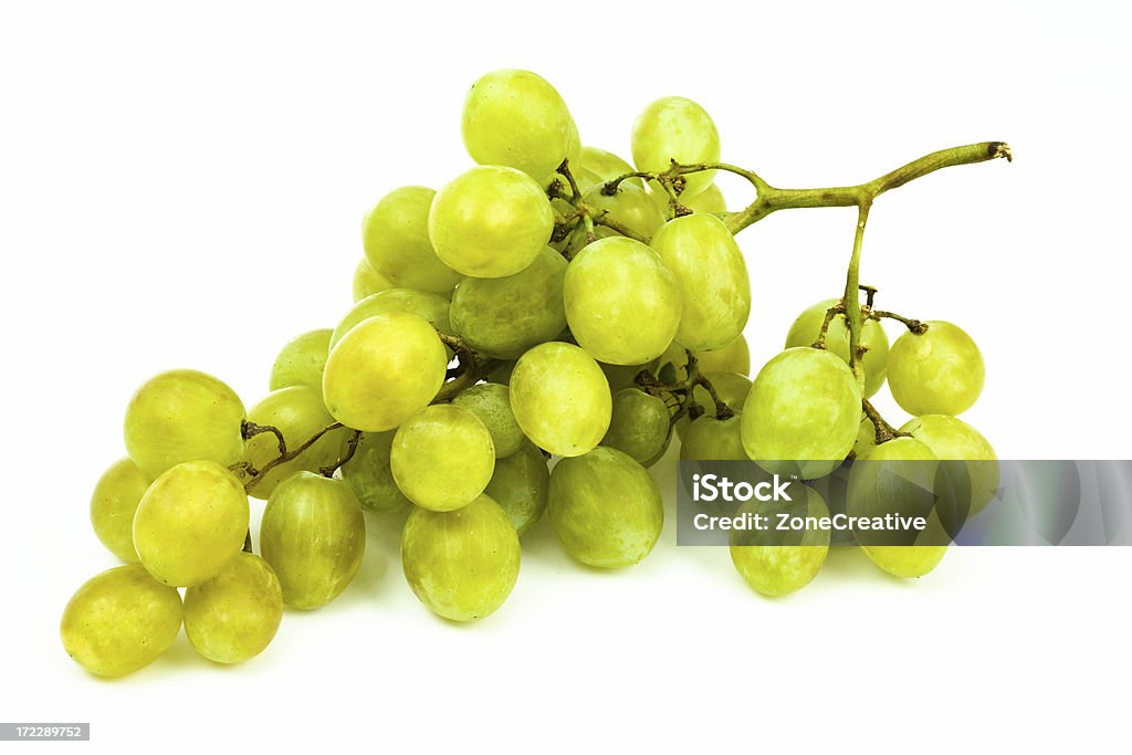 Saborosa de uvas maduras isoladas brancas - Foto de stock de Branco royalty-free