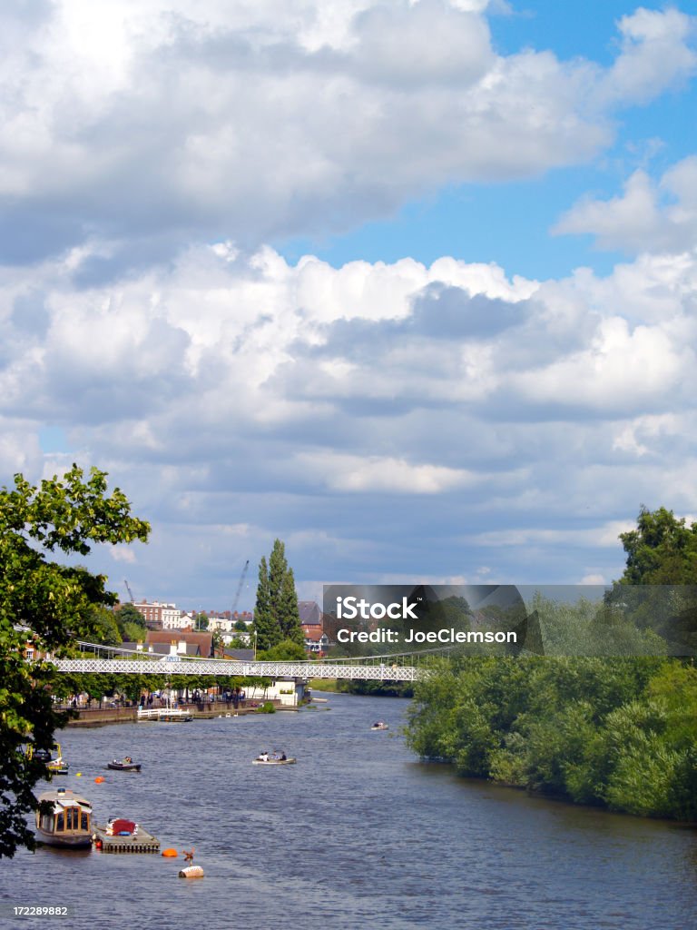 Paisagem com nuvens sobre o Rio Dee de Chester - Royalty-free Casa Foto de stock