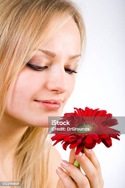 Lady Fiore - Fotografie stock e altre immagini di Adulto - Adulto, Ambientazione tranquilla, Amore