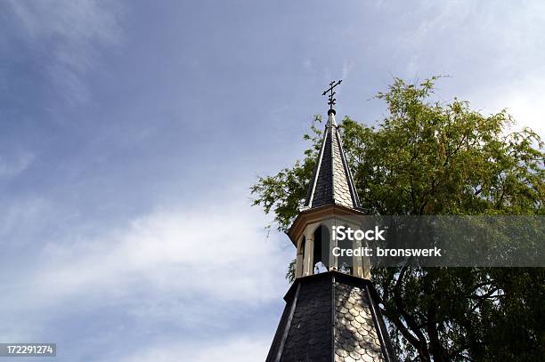 Torre De Igreja - Fotografias de stock e mais imagens de Azul - Azul, Campanário - Caraterística Arquitetural, Campanário - Torre