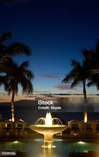 Brunnen In Maui Stockfoto und mehr Bilder von Abenddämmerung - Abenddämmerung, Architektonisches Detail, Beleuchtet