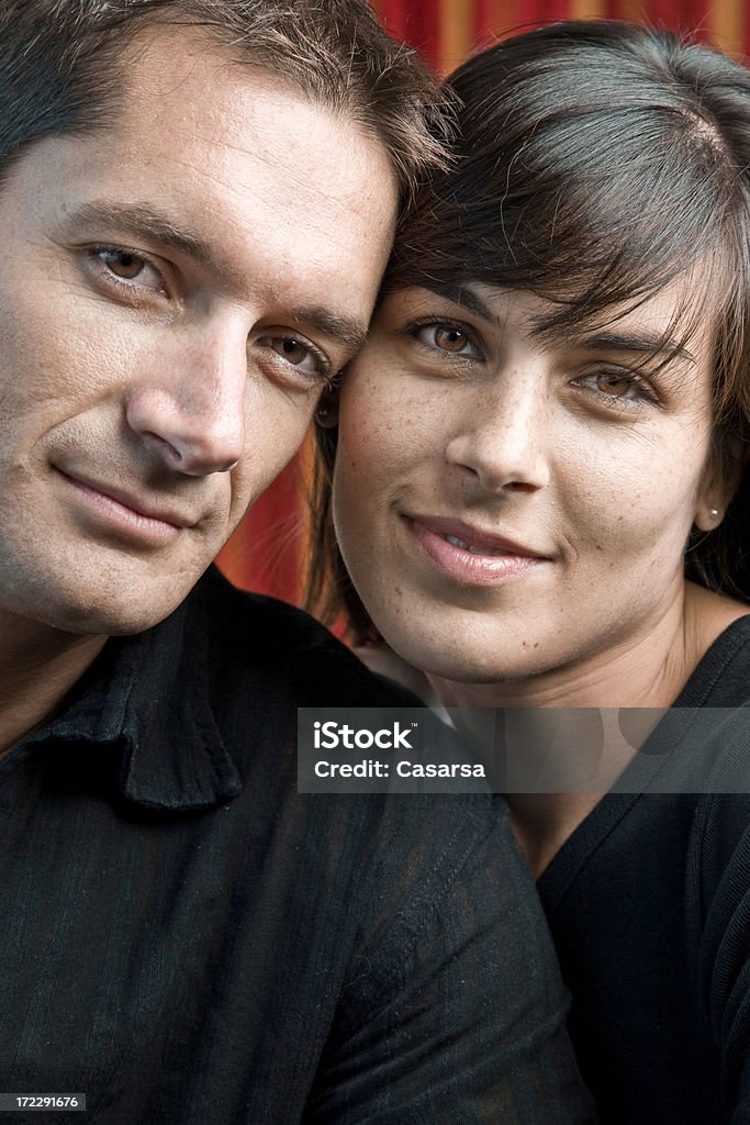 Joven feliz pareja - Foto de stock de 20-24 años libre de derechos